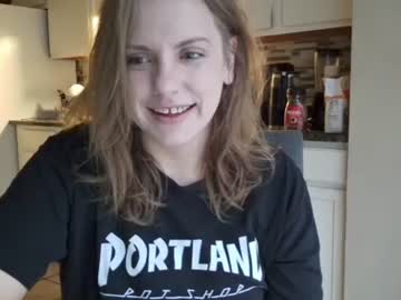 tinywithtiddies's chat room