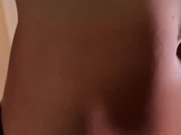 abbienextdoor's chat room