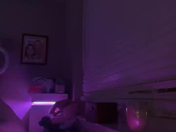 theblondeetwinss's chat room