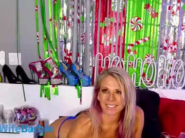 wildwifebarbie's chat room