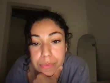 latinagirlyxx's chat room