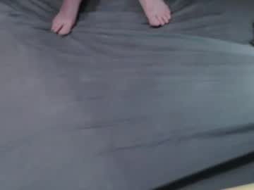 anythingtoes's chat room