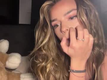 norarhodesxo's chat room