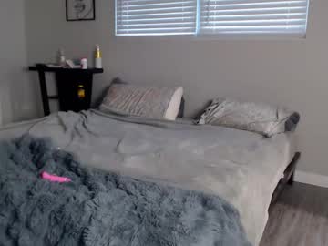 zoeemonroe's chat room