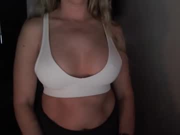 love_on_'s chat room