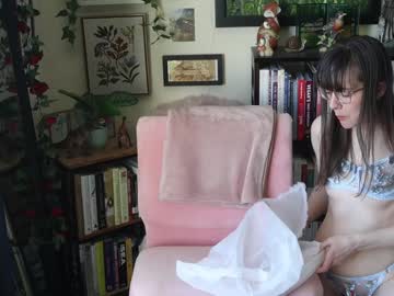 ellynaomi's chat room