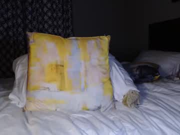 ellalowe's chat room