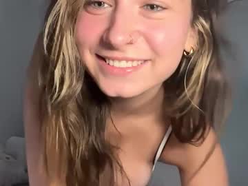 elenahere4u's chat room