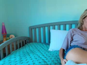 sunniemilf's chat room