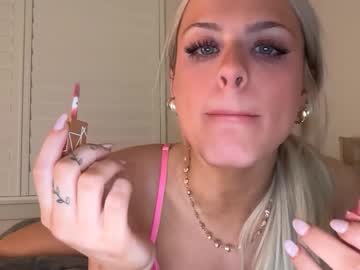 ella_hill's chat room