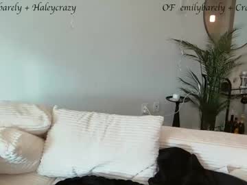 emilyybarely's chat room