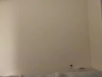 tinytittytia's chat room