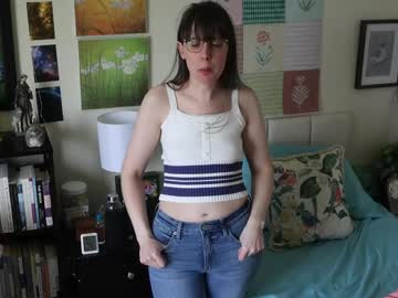 ellynaomi's chat room