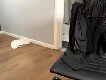 deepthroatqueen33's chat room