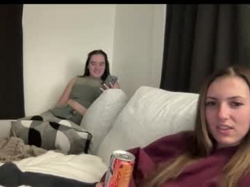 laylahlaylah1's chat room