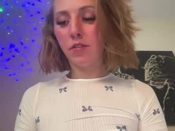 abbienextdoor's chat room