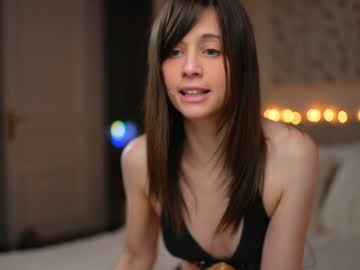 newchloe18's chat room