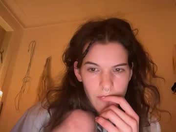 sky_lounge's chat room