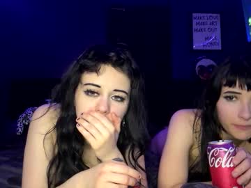 ravyn_nyx's chat room