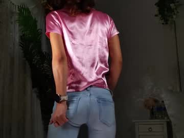 sunluscious's chat room