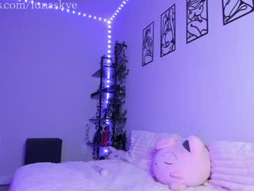 xlunaskye's chat room