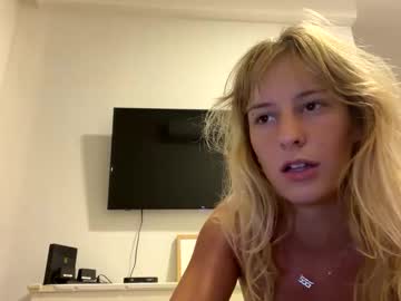 pinkkitkat's chat room