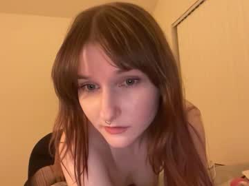 tinytittytia's chat room