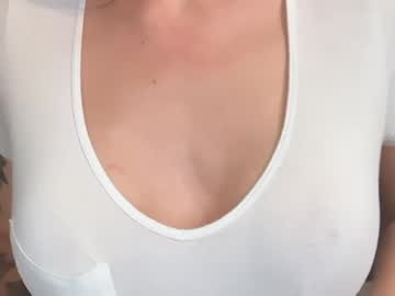 ella2sweet's chat room