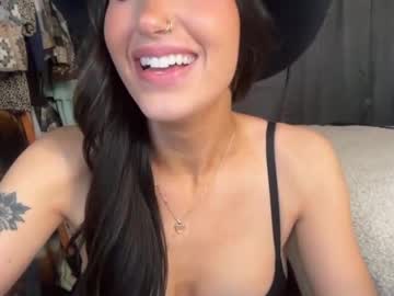 ella2sweet's chat room