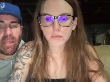 freakyredgivinghead's chat room