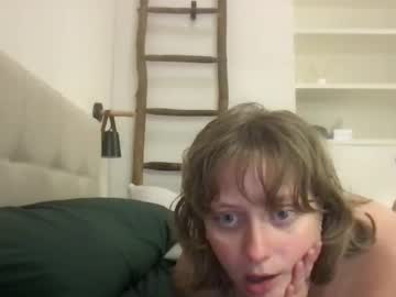 daisy_lately's chat room