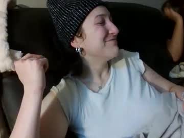 adriana318798's chat room