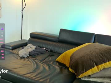 _taylormoon's chat room