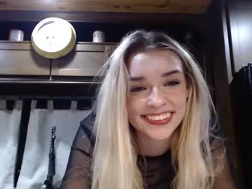 ellalowe's chat room