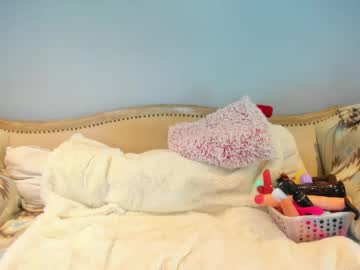 eatmygingersnapps's chat room