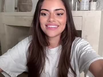 poutyselena's chat room