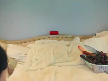 eatmygingersnapps's chat room