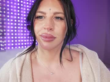 saintjade's chat room