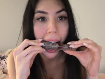 lilylustxoxo's chat room