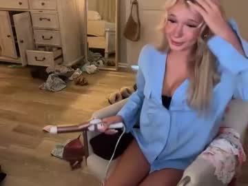 roxyrain2736's chat room