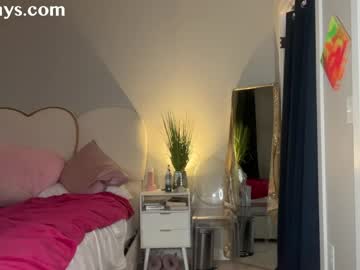 saraloverays's chat room