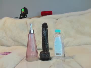 eatmygingersnapps's chat room