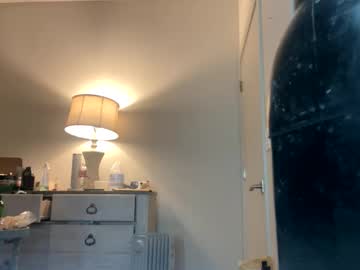 esoterickitten777's chat room