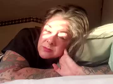 mnkfun4u's chat room