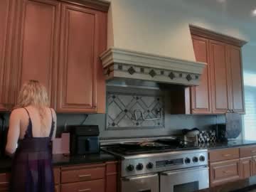 lunarose17's chat room