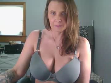 blueeyedddvixen's chat room