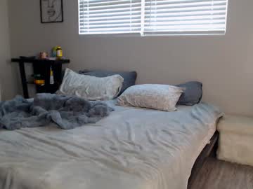 zoeemonroe's chat room