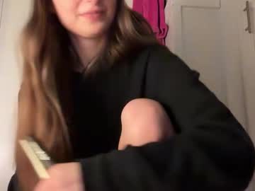 fantasyella's chat room