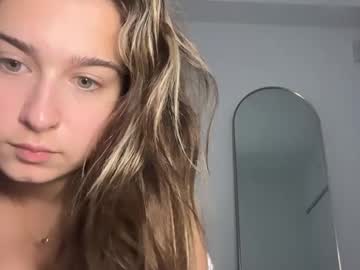 elenahere4u's chat room