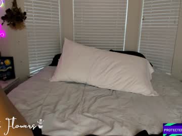 violetttflowers's chat room